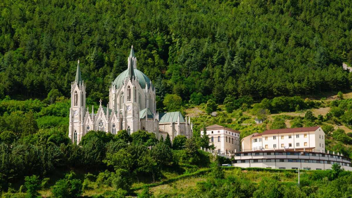 Cosa Vedere a Castelpetroso: Un Viaggio nel Cuore del Molise