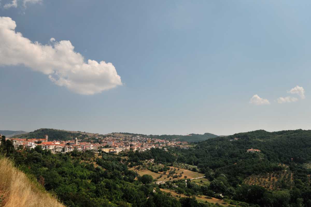 Vista panoramica di Agnone con i suoi storici edifici e campanili