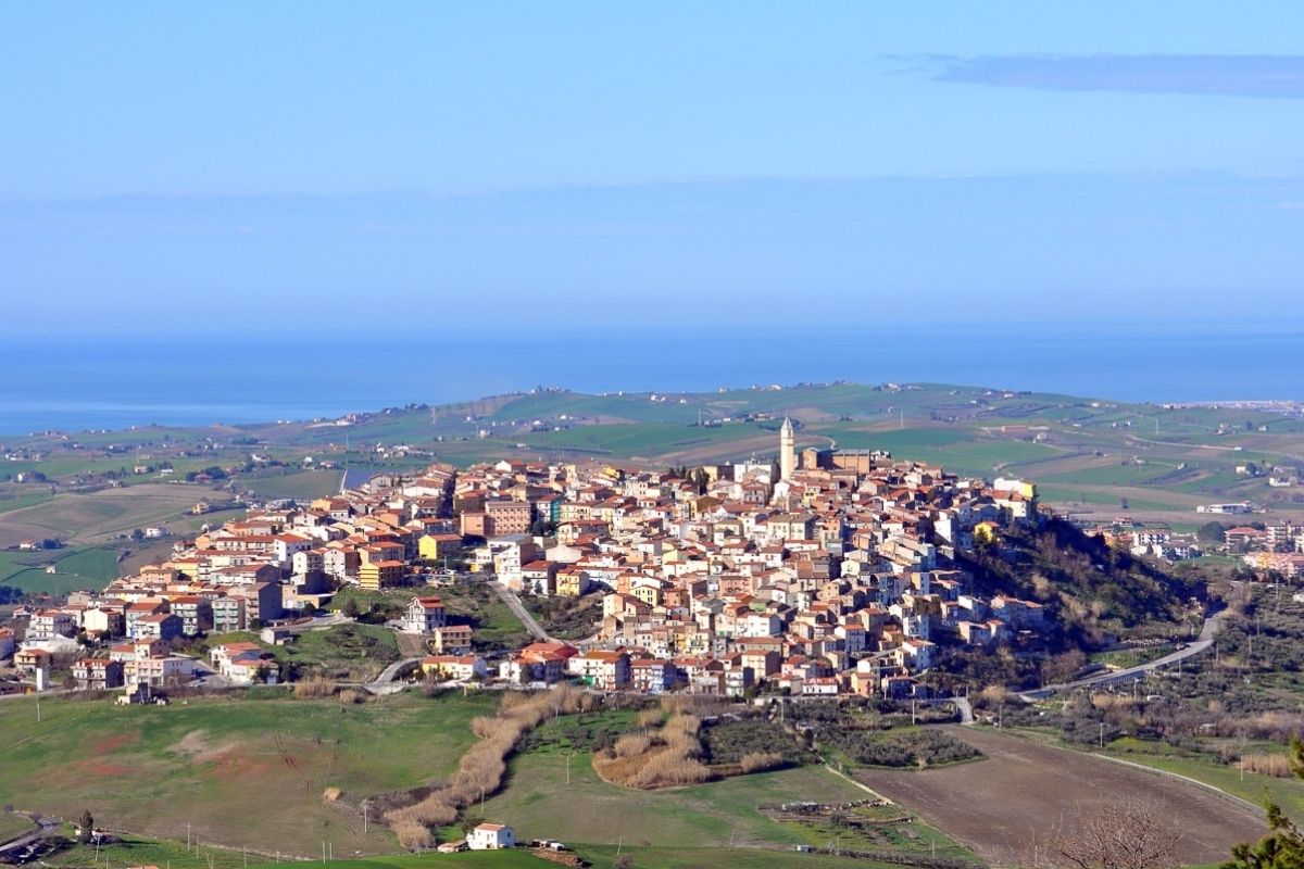 Panorama di Montenero di Bisaccia con vista sul mare Adriatico