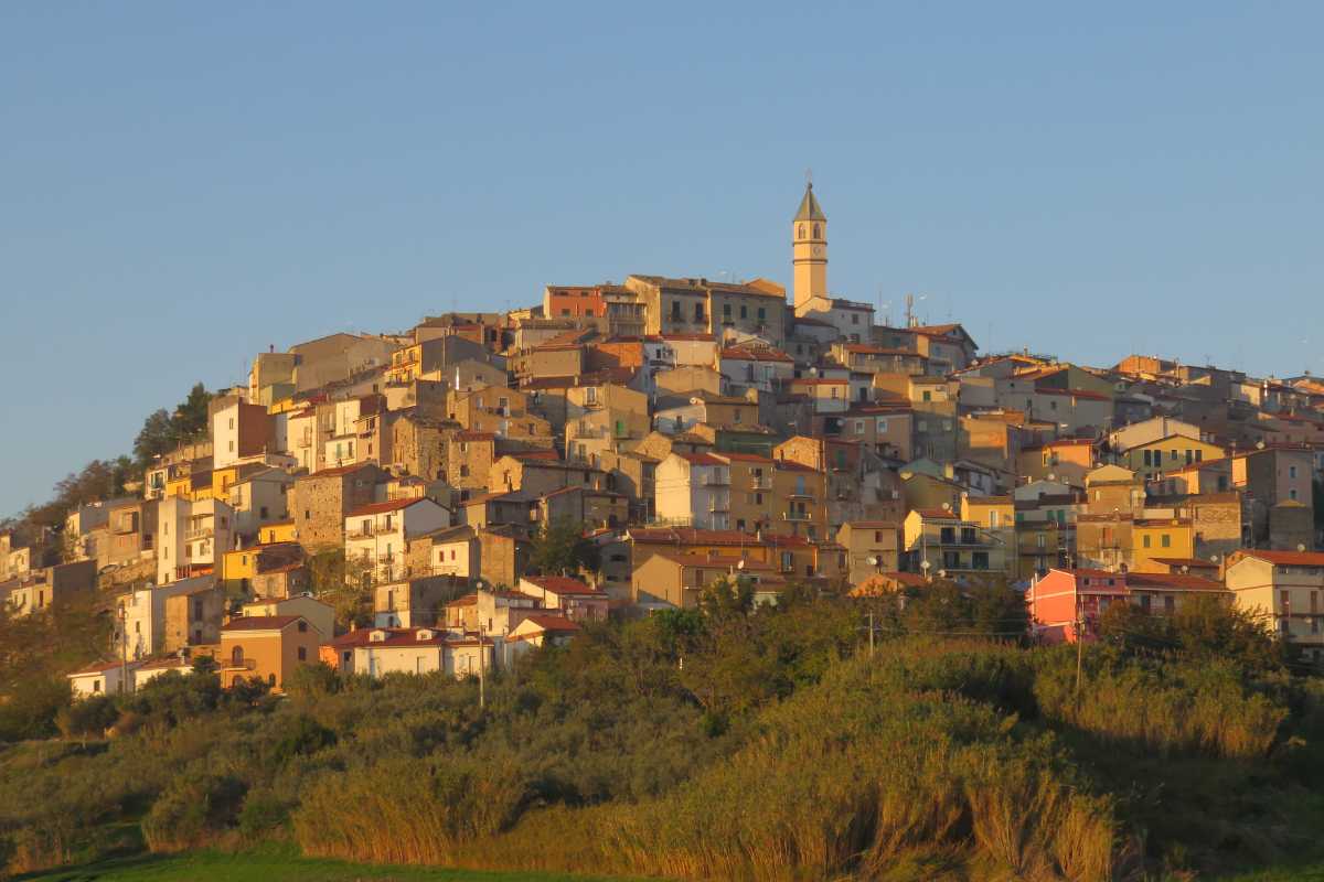 Strada panoramica che conduce a Montenero di Bisaccia